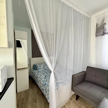 Y Lofts Makana Гостевой дом Коста Бланка